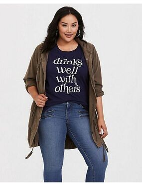 Torrid “Drinks Well With Others” Graphic T-Shirt Top. Size 4X